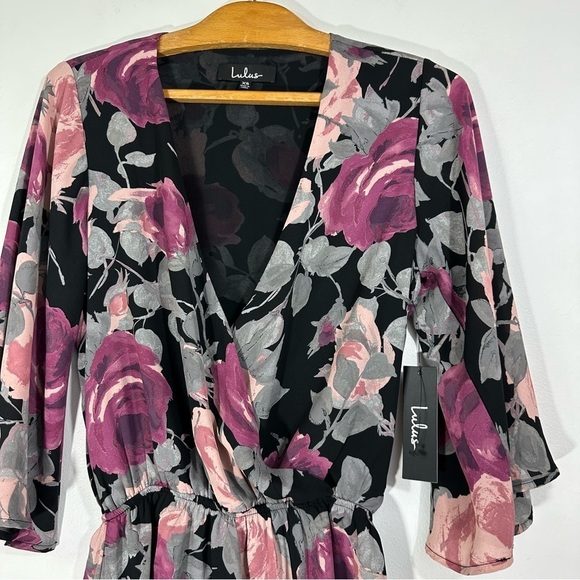 NWT Lulu’s What's Bloomin' Black Floral Print Romper - Picture 3 of 12